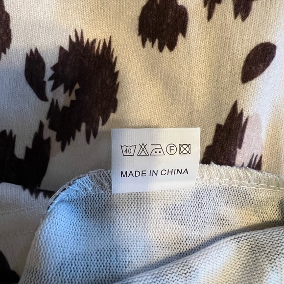 Two Piece  Leopard Lounge Set & oversized top and matching shorts.💗 - Picture 11 of 11